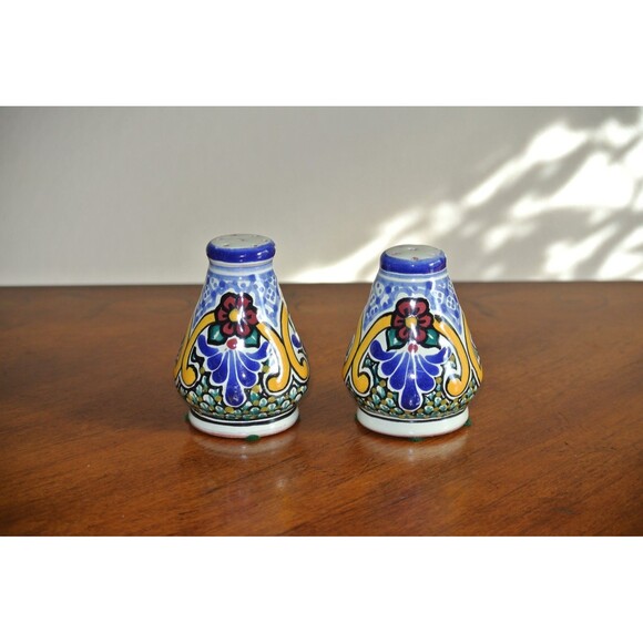 Read* Salt and Pepper Shaker Floral Talavera Folk Art Mexico 3.4" Tall - Picture 8 of 8